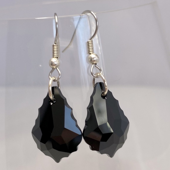 Rhema Jewels Swarovski Jet Crystal Earring - Picture 2 of 13